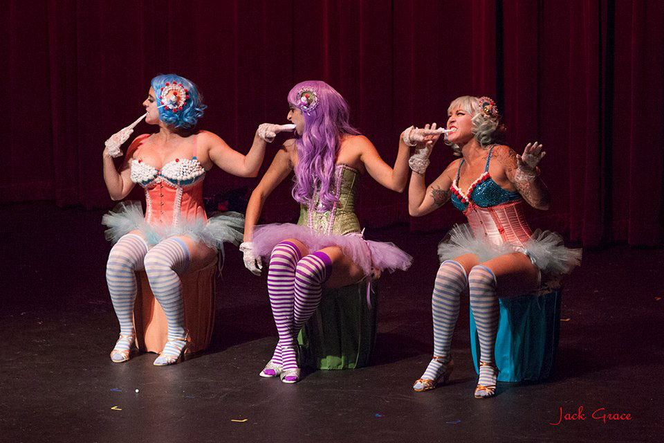 Burlesque Workshop – Tease the Season